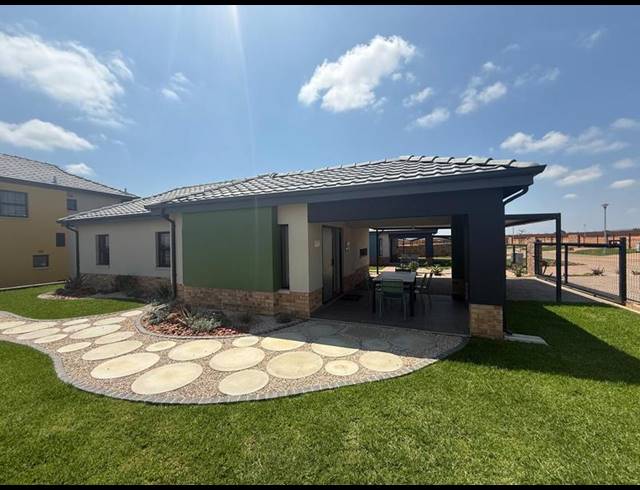 3 BEDROOM TOWNHOUSE FOR SALE IN LION PRIDE